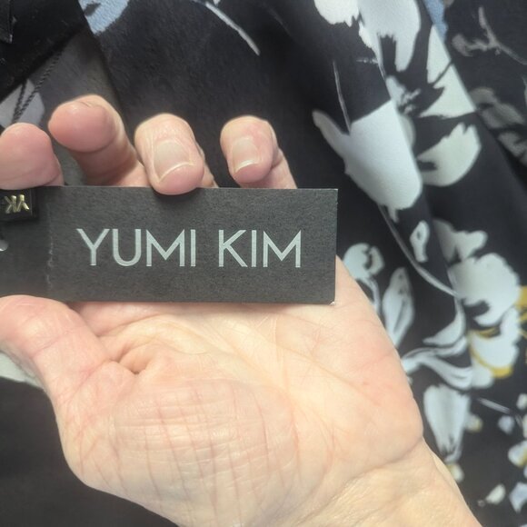 NWT Yumi Kim Size Medium Black Floral Romper - Picture 6 of 16